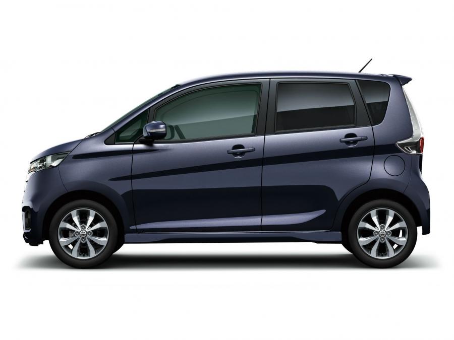  Nissan Dayz Highway Star 2013 года  (фото 3 из 3)
